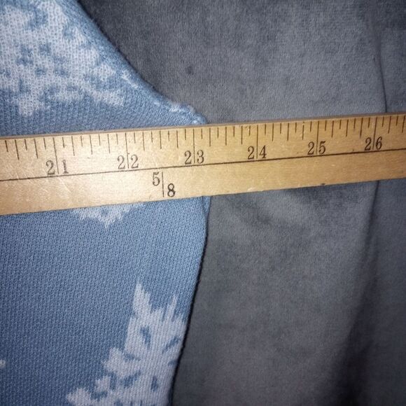 Disney Frozen Blue Snowflake Cardigan Sweater Size Large EUC P2P 23 Length 20.5 - Picture 8 of 9